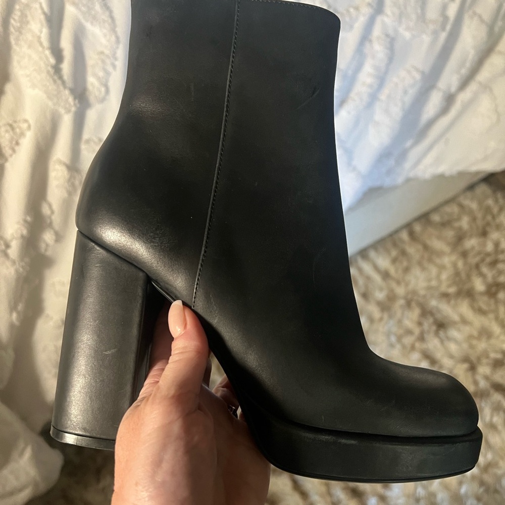 NWT Jeffrey Campbell square toe platform leather ankle booties never worn-  6.5